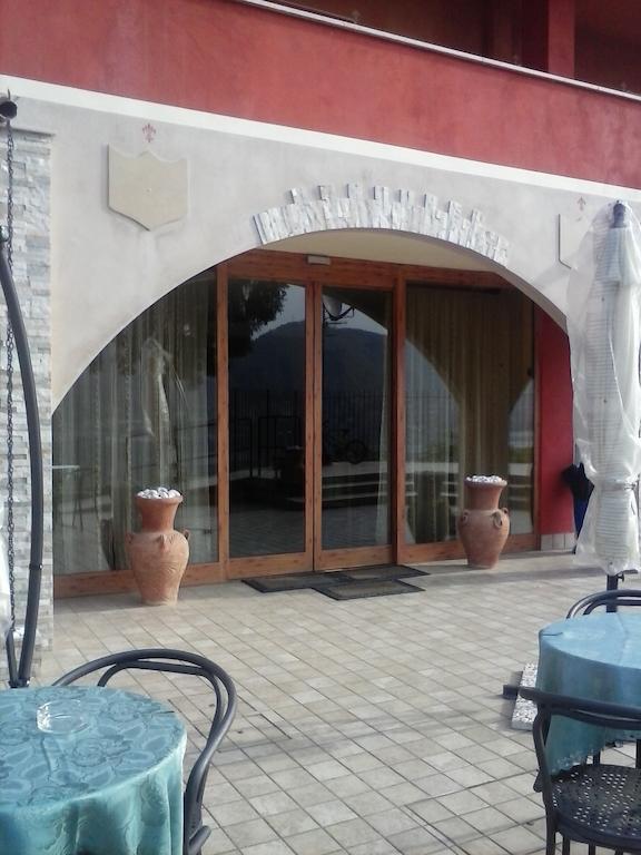 Hotel Empire Resort Iseo Esterno foto