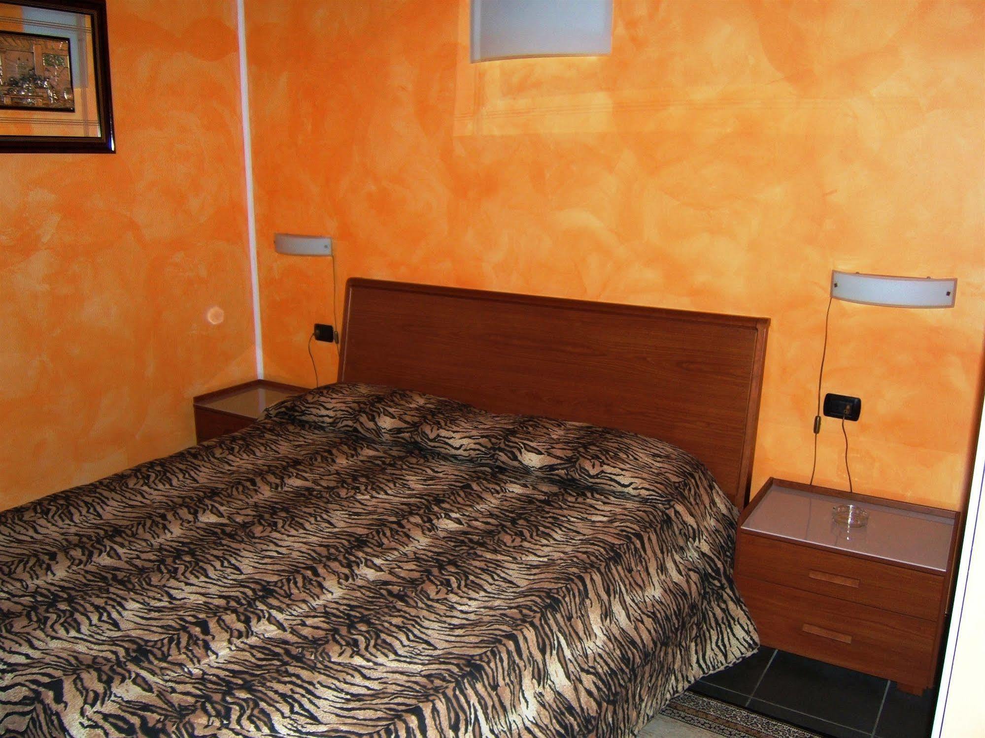 Hotel Empire Resort Iseo Esterno foto