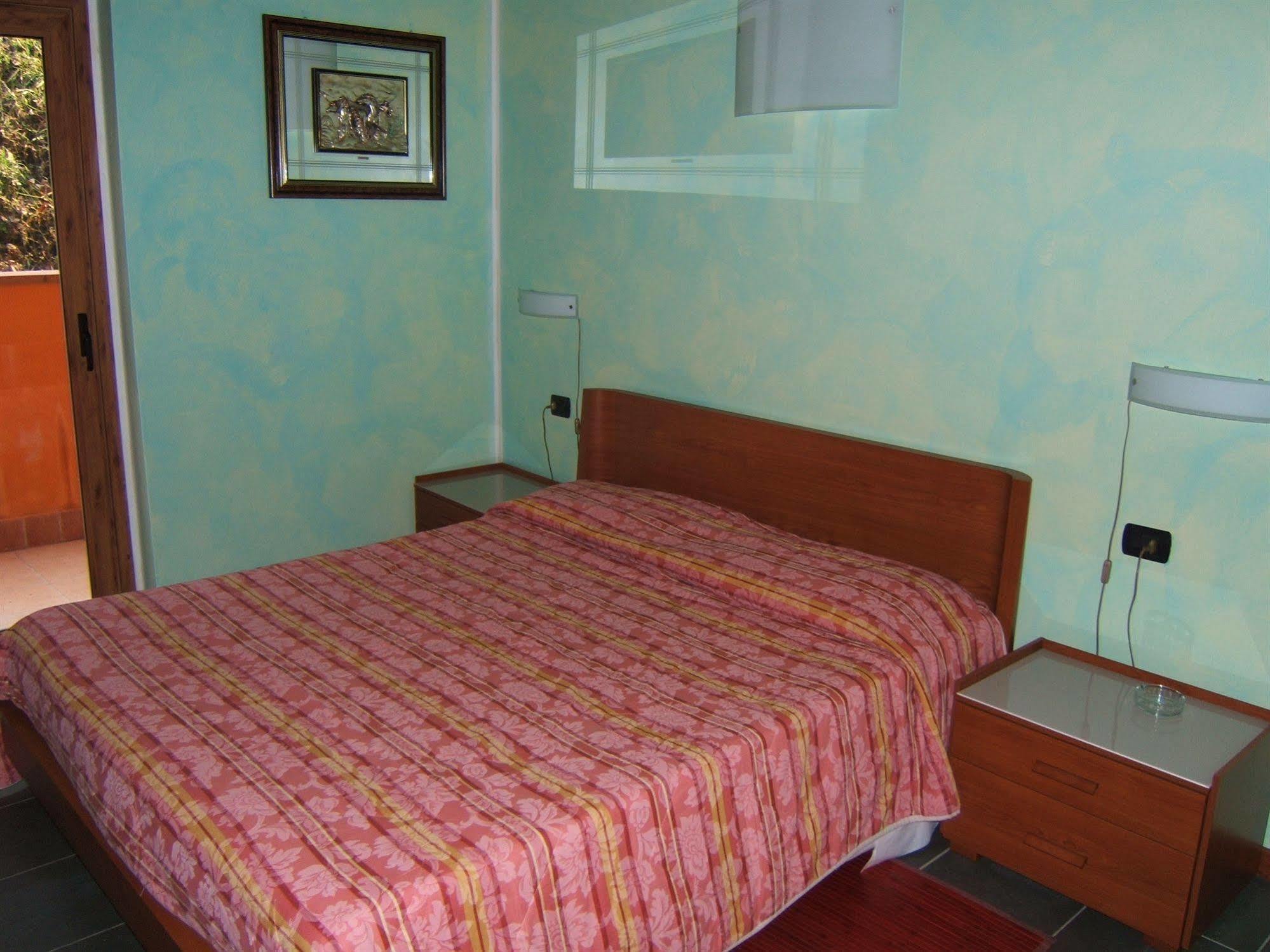 Hotel Empire Resort Iseo Esterno foto