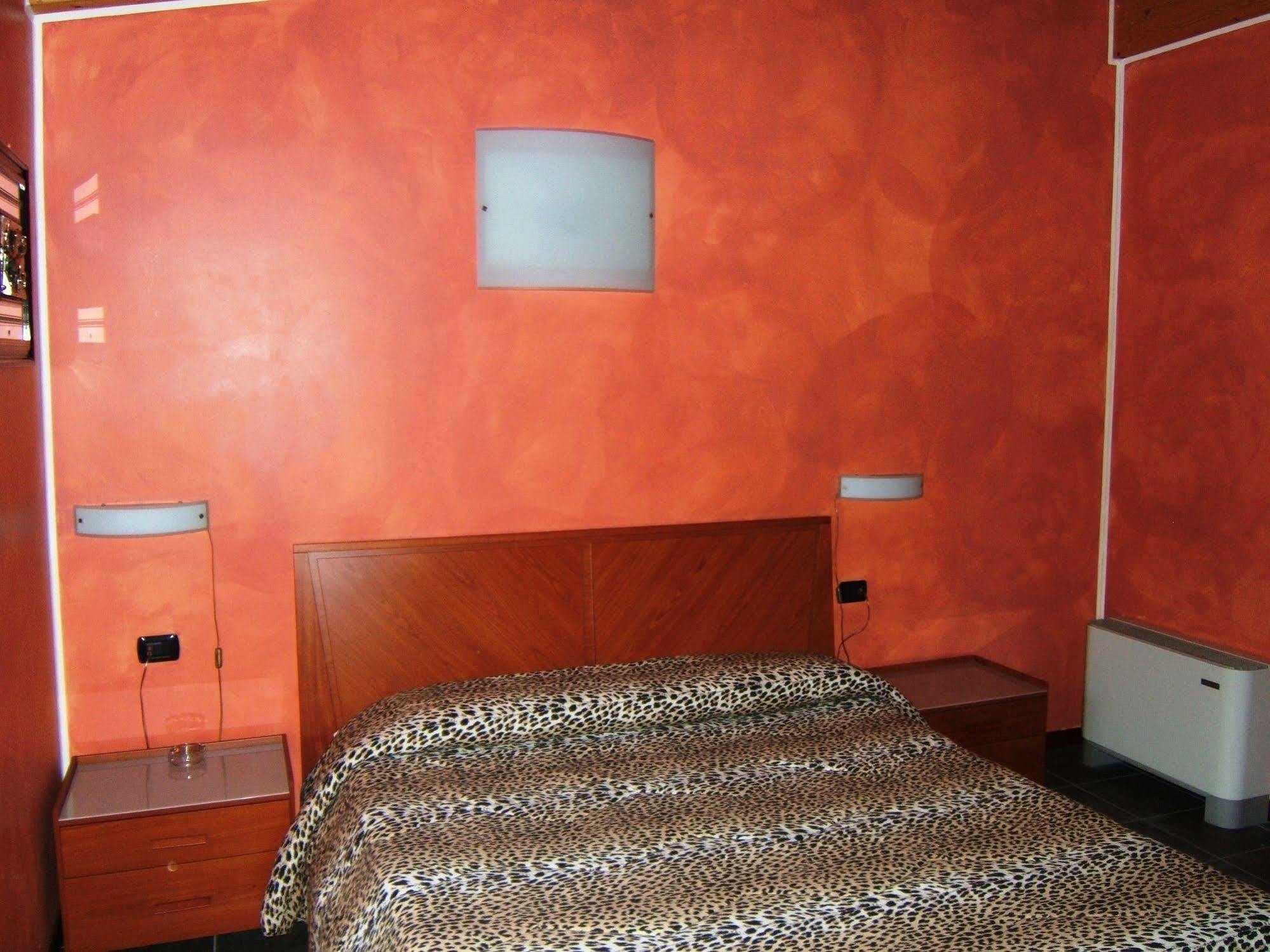 Hotel Empire Resort Iseo Esterno foto