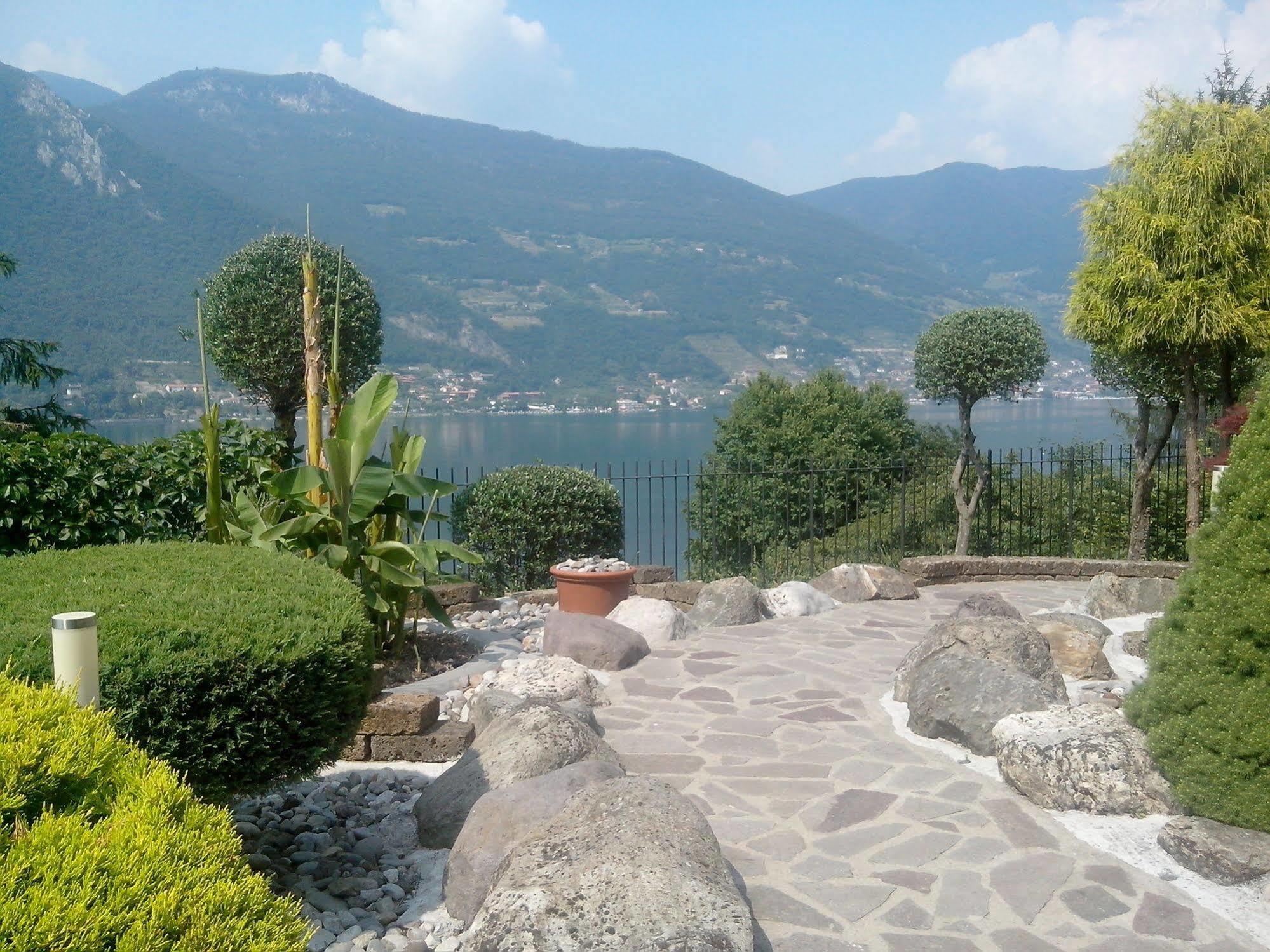 Hotel Empire Resort Iseo Esterno foto