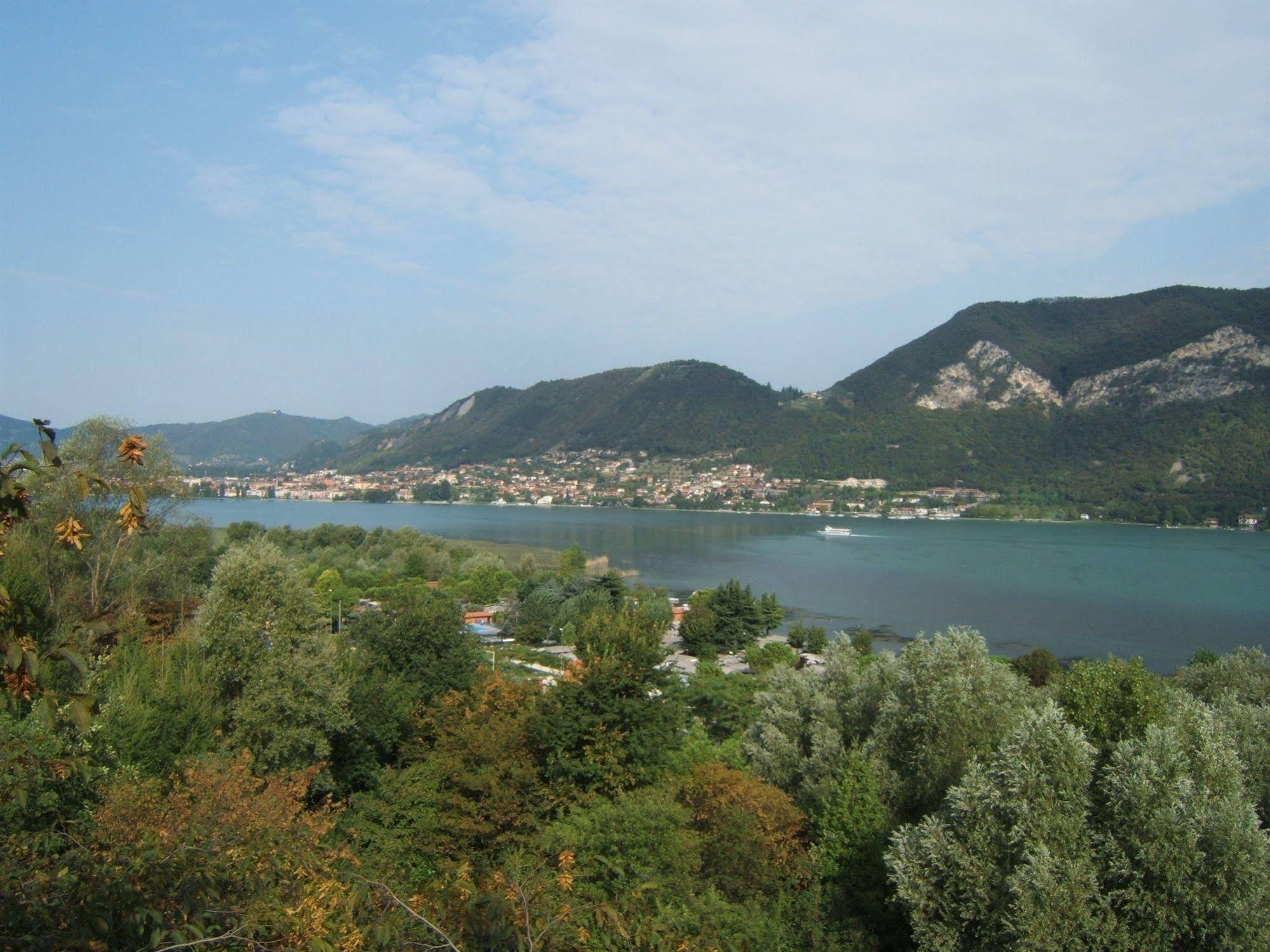 Hotel Empire Resort Iseo Esterno foto