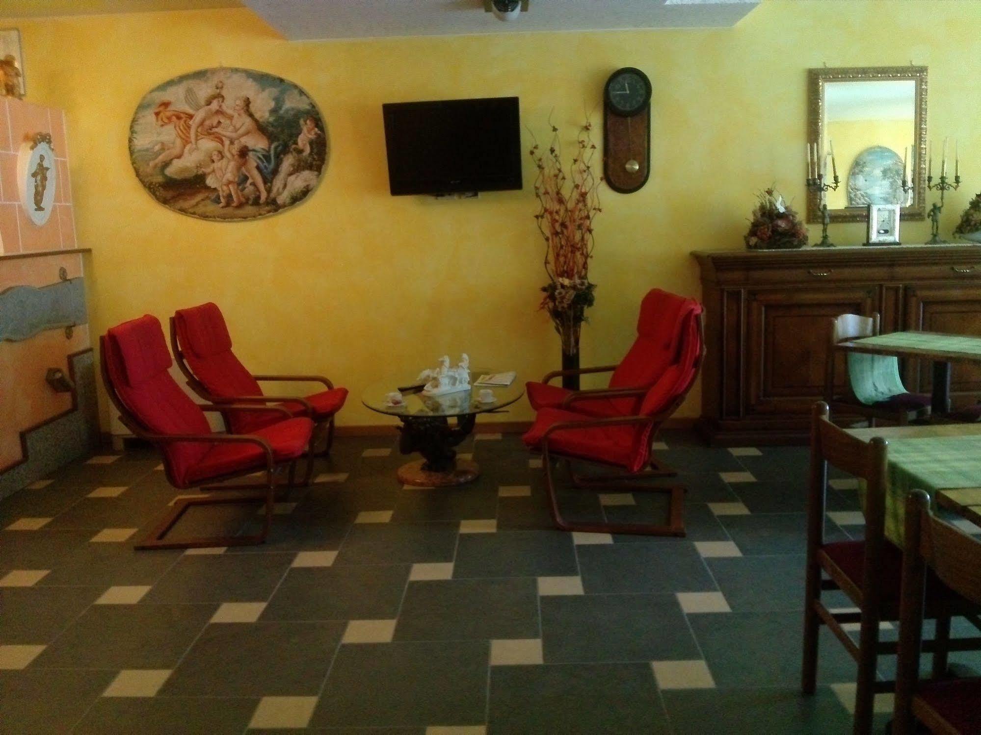 Hotel Empire Resort Iseo Esterno foto